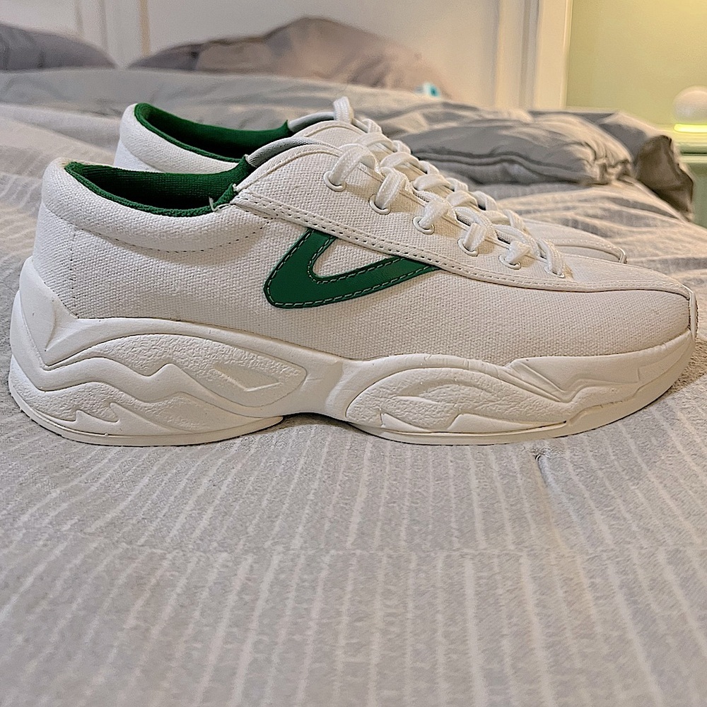 Tretorn Women Nylite Fly Canvas Lace Up Sneaker White Green New without box 9